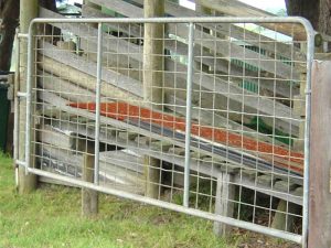 gate infill mesh